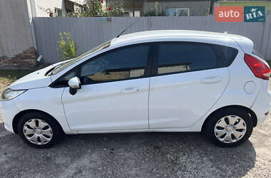 Хэтчбек Ford Fiesta 2011 в 