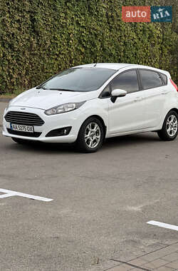 Хэтчбек Ford Fiesta 2015 в Киеве