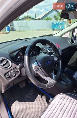 Хетчбек Ford Fiesta 2013 в 