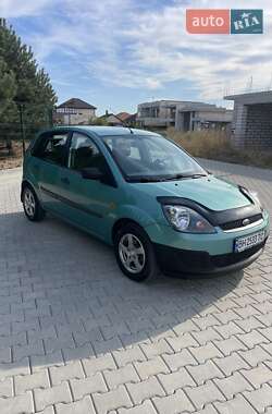 Хэтчбек Ford Fiesta 2006 в 