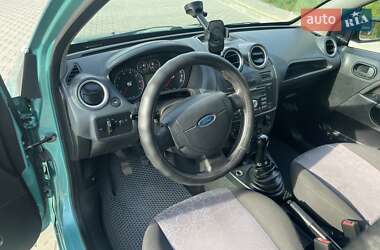 Хэтчбек Ford Fiesta 2006 в 