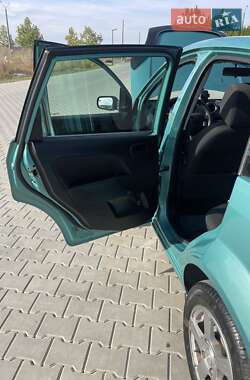Хэтчбек Ford Fiesta 2006 в 