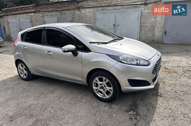 Хетчбек Ford Fiesta 2015 в Дніпрі