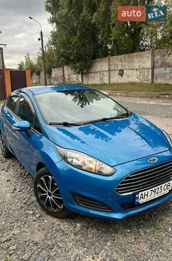Хетчбек Ford Fiesta 2015 в Хмельницькому