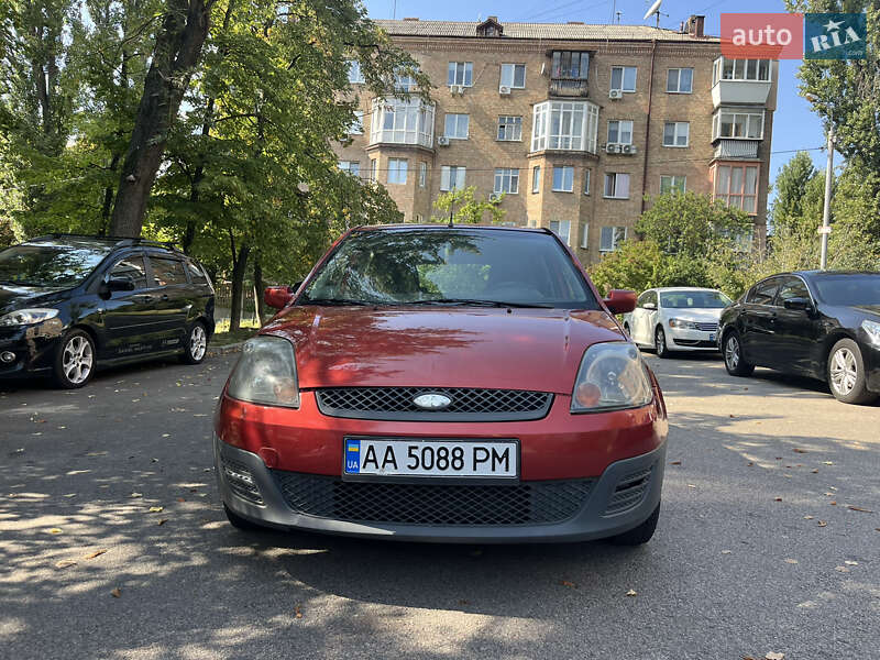 Хэтчбек Ford Fiesta 2006 в Киеве