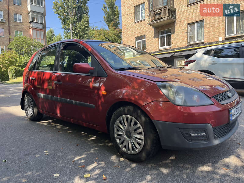 Хэтчбек Ford Fiesta 2006 в Киеве