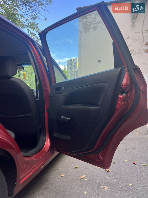 Хэтчбек Ford Fiesta 2006 в Киеве
