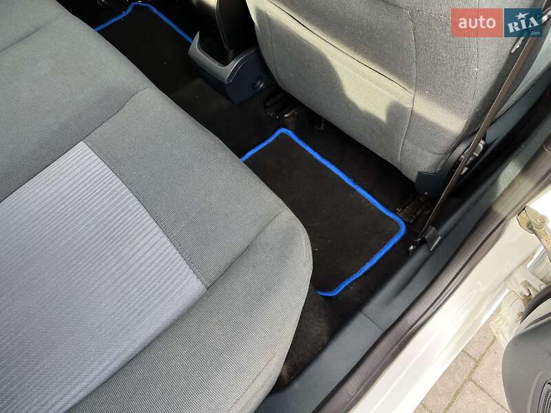 Хэтчбек Ford Fiesta 2011 в Пустомытах