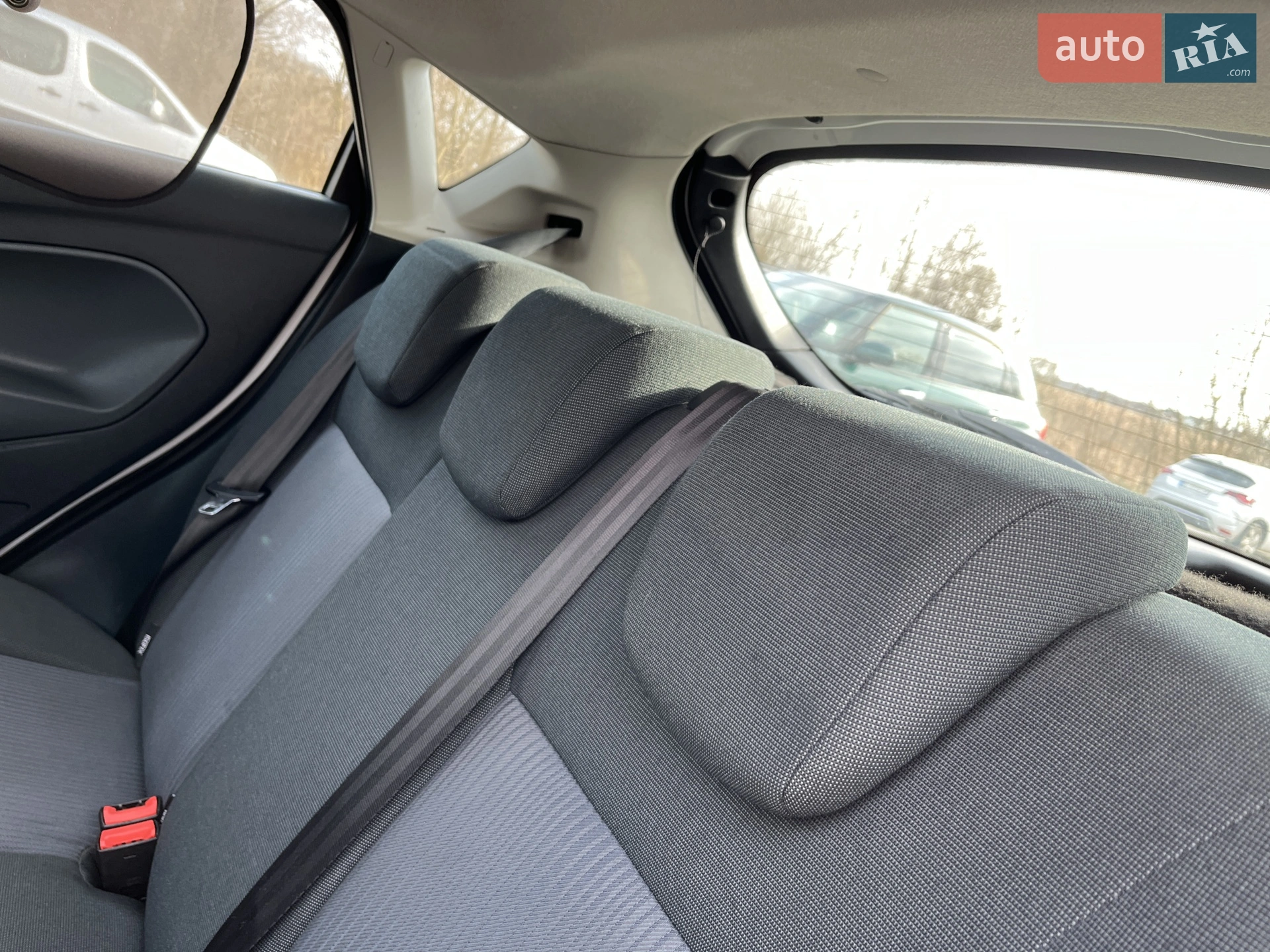 2011 Ford Fiesta - мініатюра 31