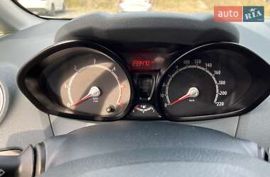 Хэтчбек Ford Fiesta 2011 в Пустомытах