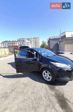 Седан Ford Fiesta 2015 в 