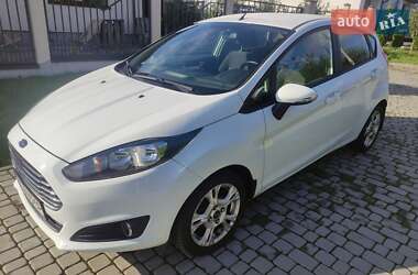 Хэтчбек Ford Fiesta 2015 в 
