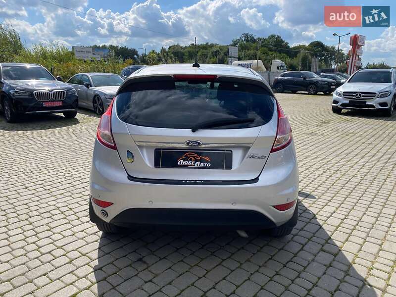 Хэтчбек Ford Fiesta 2015 в Львове