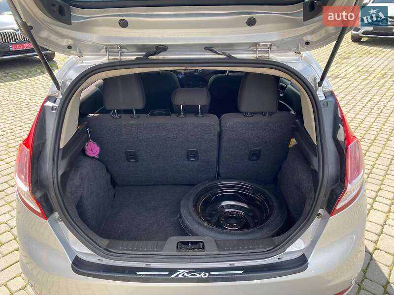 Хэтчбек Ford Fiesta 2015 в Львове