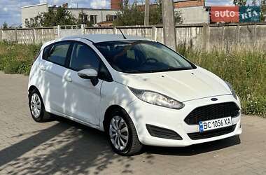 Хэтчбек Ford Fiesta 2016 в 