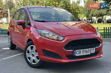 Хэтчбек Ford Fiesta 2016 в 