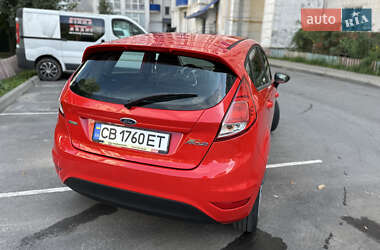 Хэтчбек Ford Fiesta 2016 в 