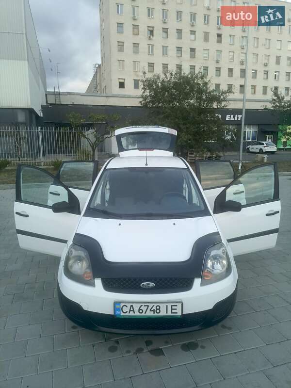 Хэтчбек Ford Fiesta 2007 в Черкассах