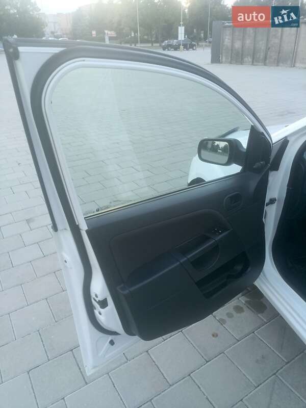 Хэтчбек Ford Fiesta 2007 в Черкассах