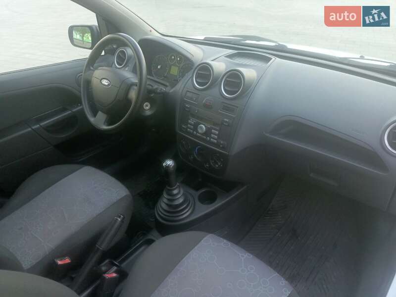 Хэтчбек Ford Fiesta 2007 в Черкассах