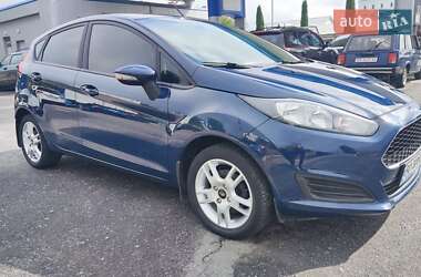 Хэтчбек Ford Fiesta 2016 в 