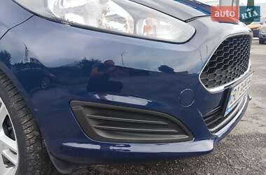 Хэтчбек Ford Fiesta 2016 в 