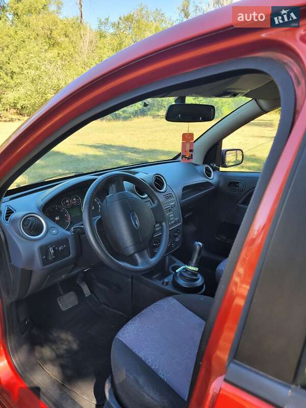 Хэтчбек Ford Fiesta 2006 в Запорожье фото 3 Хэтчбек Ford Fiesta 2006 в Запорожье