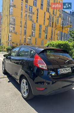 Хэтчбек Ford Fiesta 2018 в 