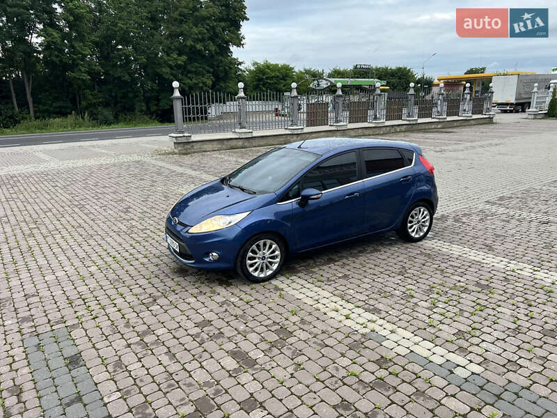 Хэтчбек Ford Fiesta 2009 в 