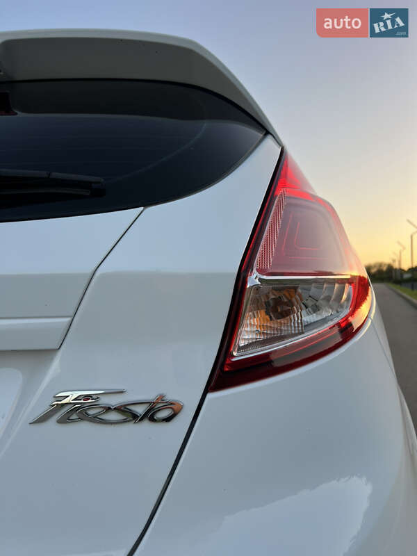 Хэтчбек Ford Fiesta 2014 в Киеве фото 9 Хэтчбек Ford Fiesta 2014 в Киеве