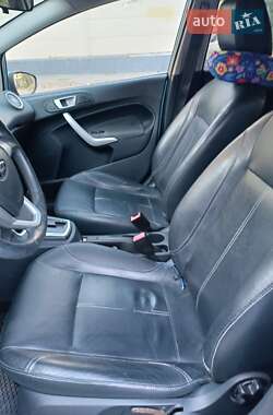 Хэтчбек Ford Fiesta 2012 в 