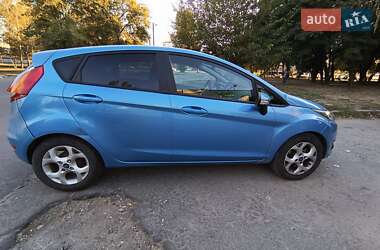 Хэтчбек Ford Fiesta 2012 в 