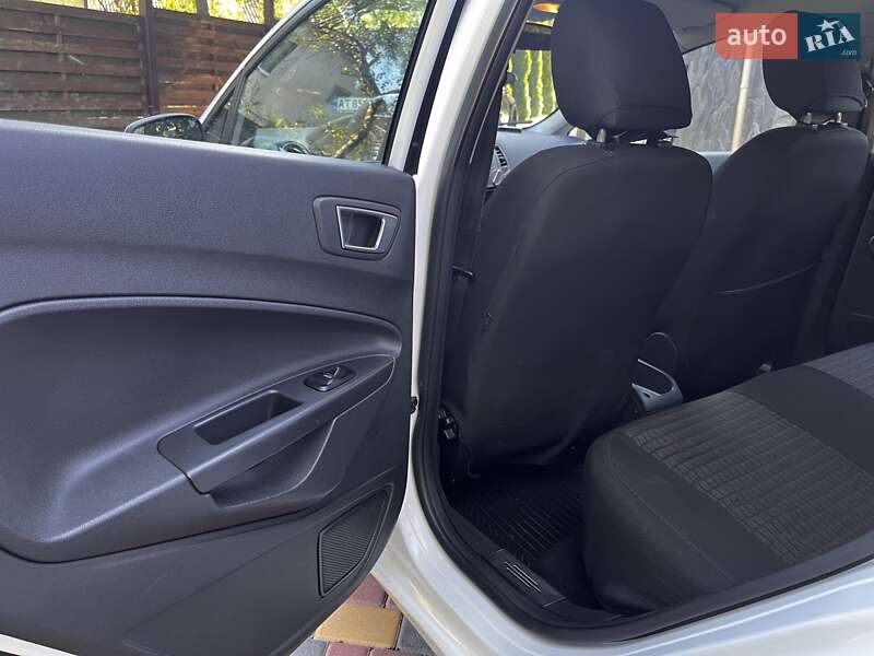 Хэтчбек Ford Fiesta 2013 в Калуше