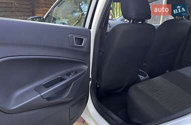 Хэтчбек Ford Fiesta 2013 в 