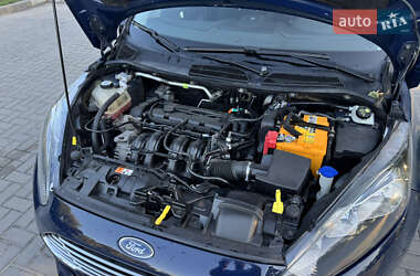 Хэтчбек Ford Fiesta 2015 в 
