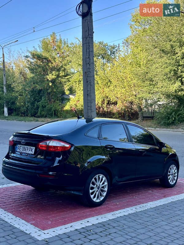 Седан Ford Fiesta 2013 в Запорожье