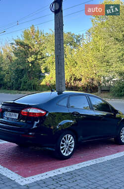 Седан Ford Fiesta 2013 в 