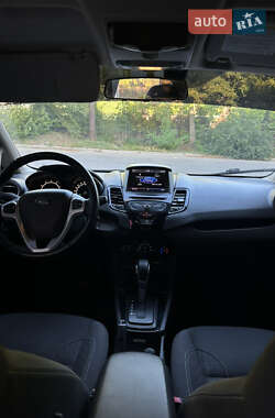 Седан Ford Fiesta 2013 в 