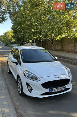 Хэтчбек Ford Fiesta 2018 в 