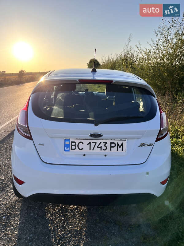 Хэтчбек Ford Fiesta 2015 в Львове