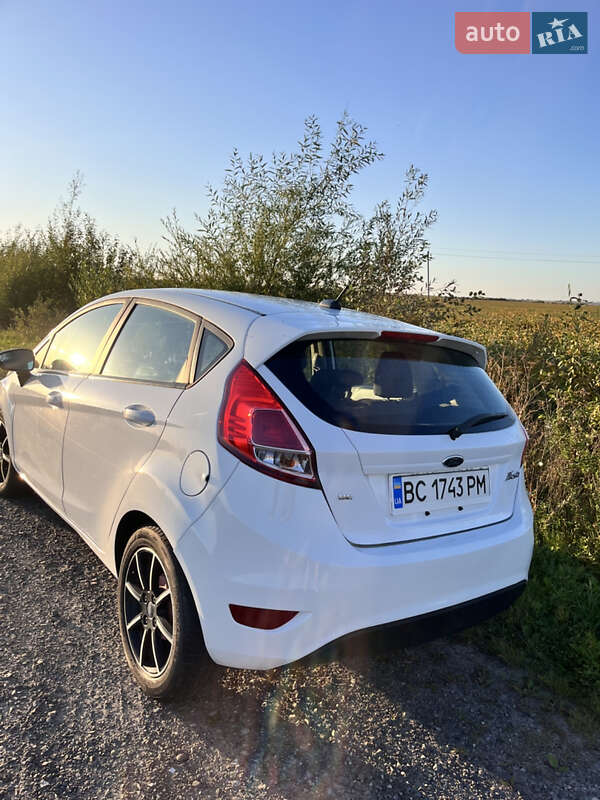 Хэтчбек Ford Fiesta 2015 в Львове