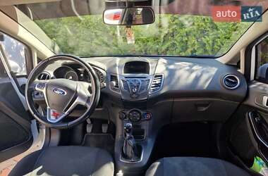 Хэтчбек Ford Fiesta 2015 в 
