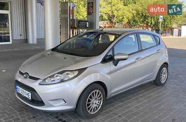 Хэтчбек Ford Fiesta 2012 в 