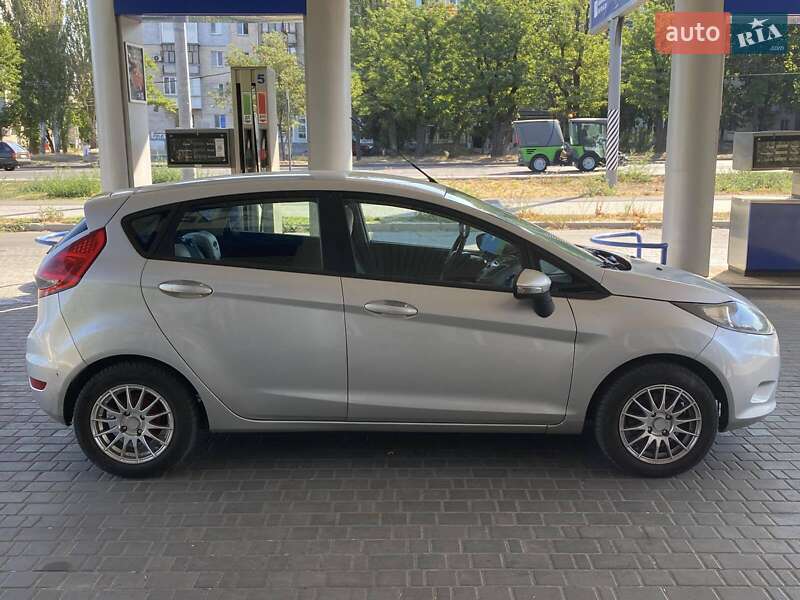 Хэтчбек Ford Fiesta 2012 в Николаеве