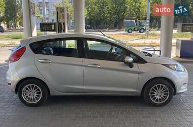 Хэтчбек Ford Fiesta 2012 в 