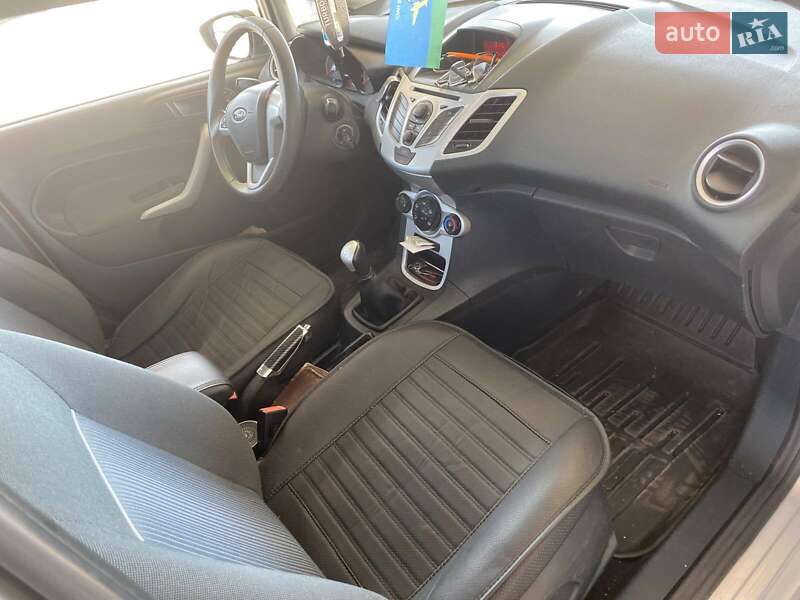 Хэтчбек Ford Fiesta 2012 в Николаеве
