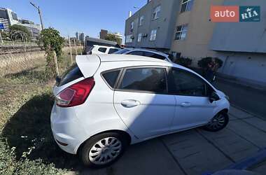 Хэтчбек Ford Fiesta 2016 в Киеве