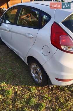 Хэтчбек Ford Fiesta 2013 в 