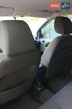 Хэтчбек Ford Fiesta 2007 в 