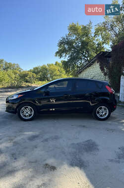 Хэтчбек Ford Fiesta 2018 в 